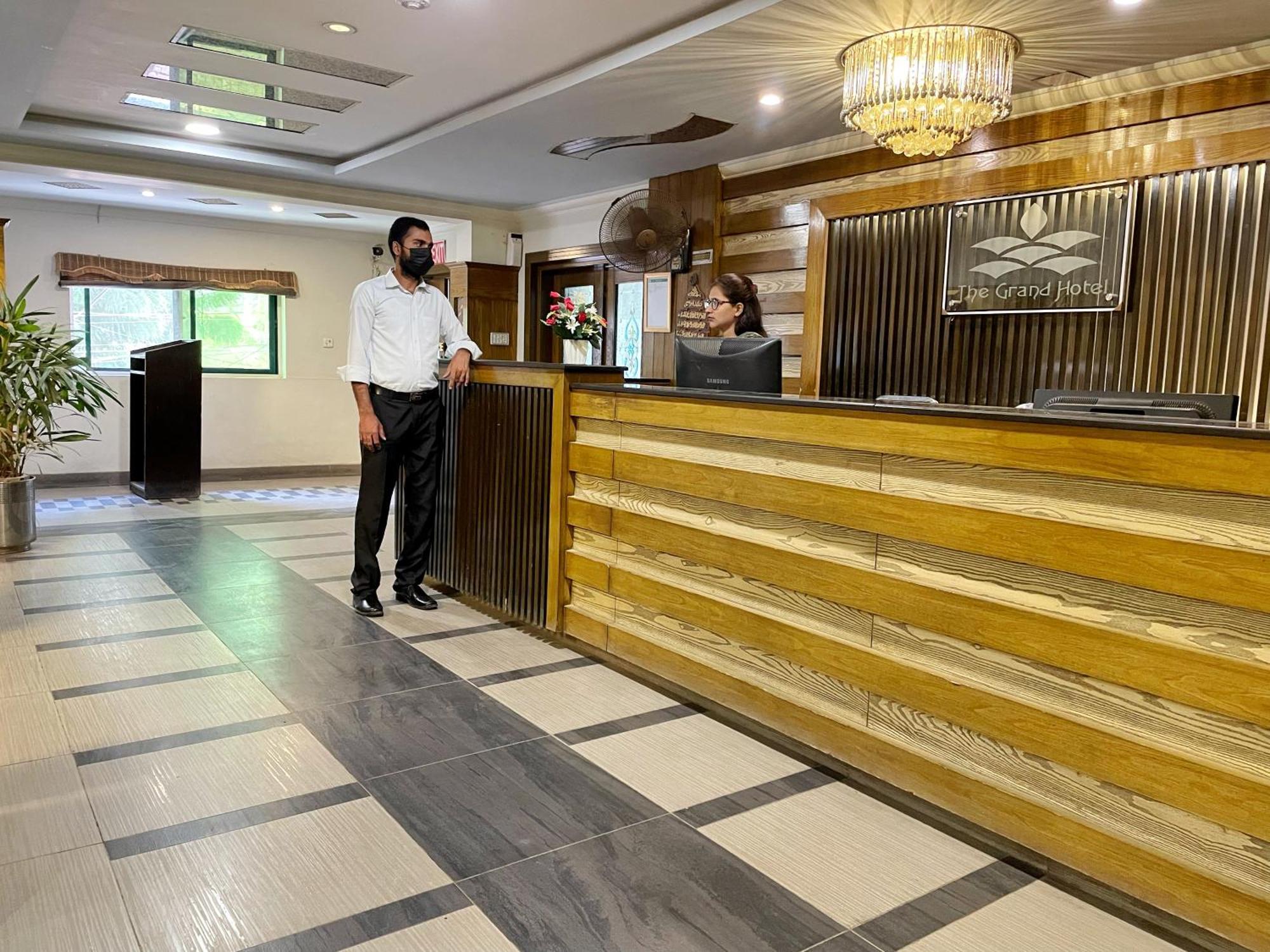 The Grand Hotel ムルターン エクステリア 写真
